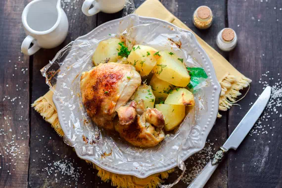 курица с картошкой в рукаве в духовке фото 9